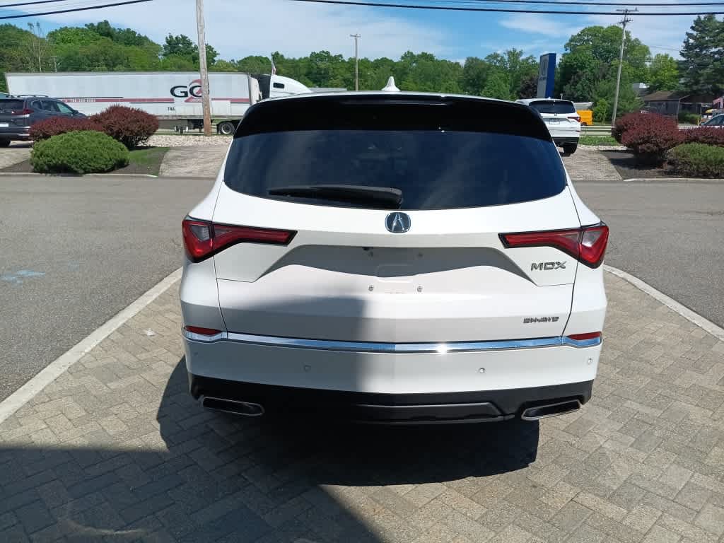 Used 2024 Acura MDX SH-AWD w/ Technology Package image 4