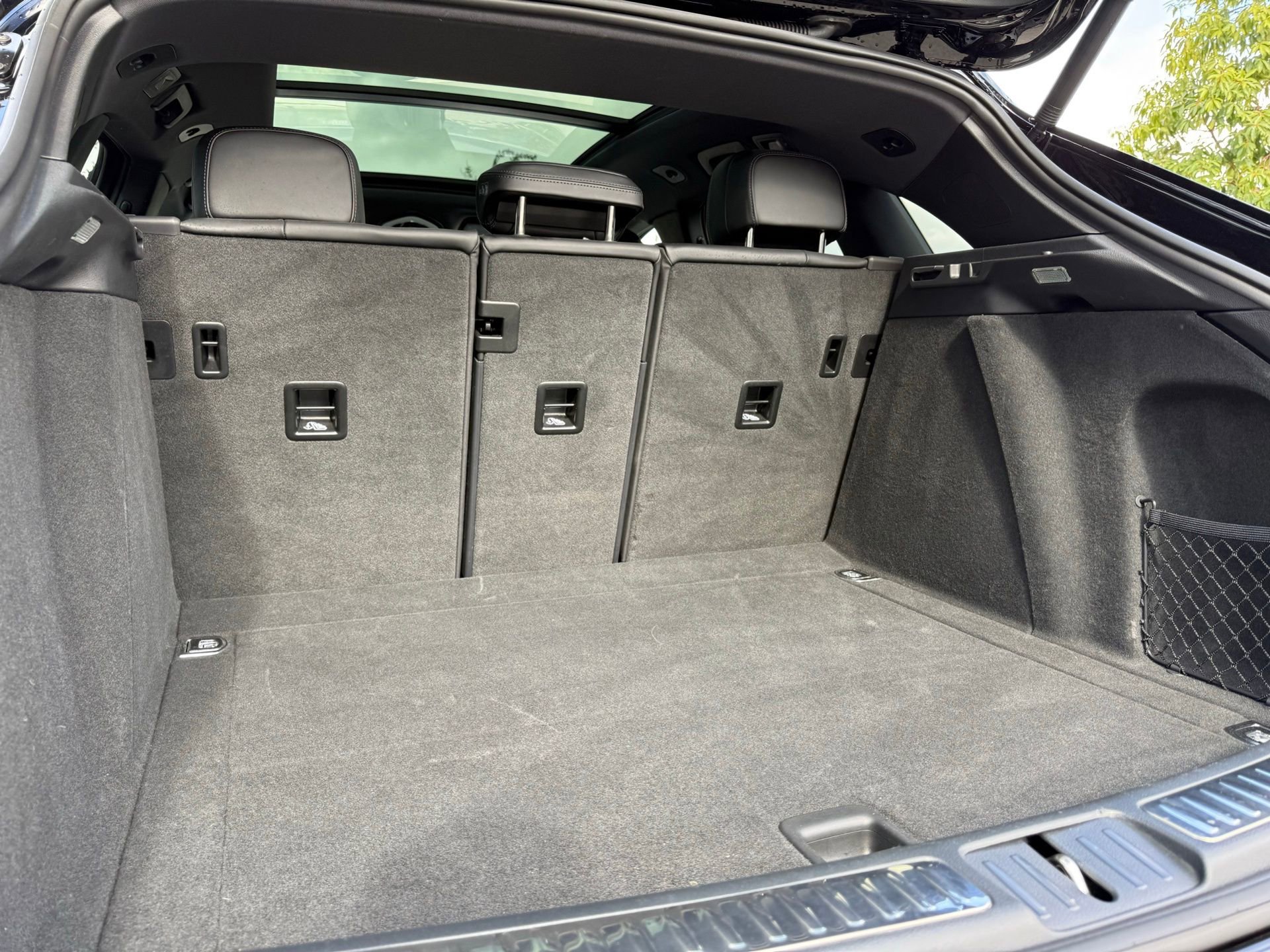 Certified 2024 Porsche Macan image 33