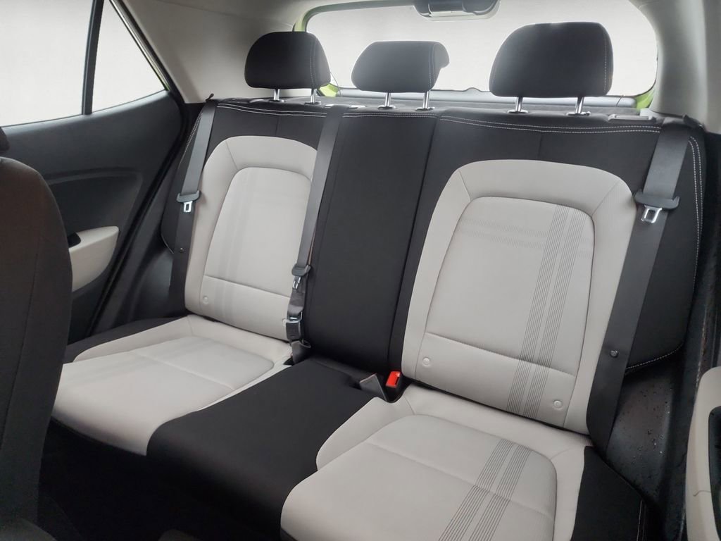 Used 2024 Hyundai Venue SEL image 13