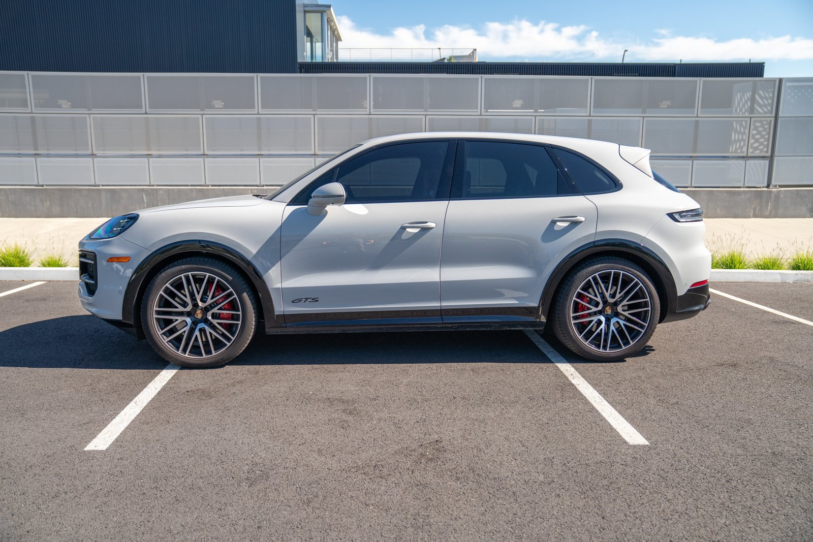 Certified 2025 Porsche Cayenne GTS AWD/4WD image 2