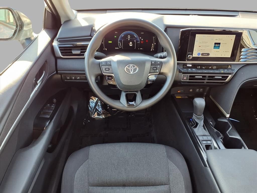 Used 2025 Toyota Camry XSE image 4