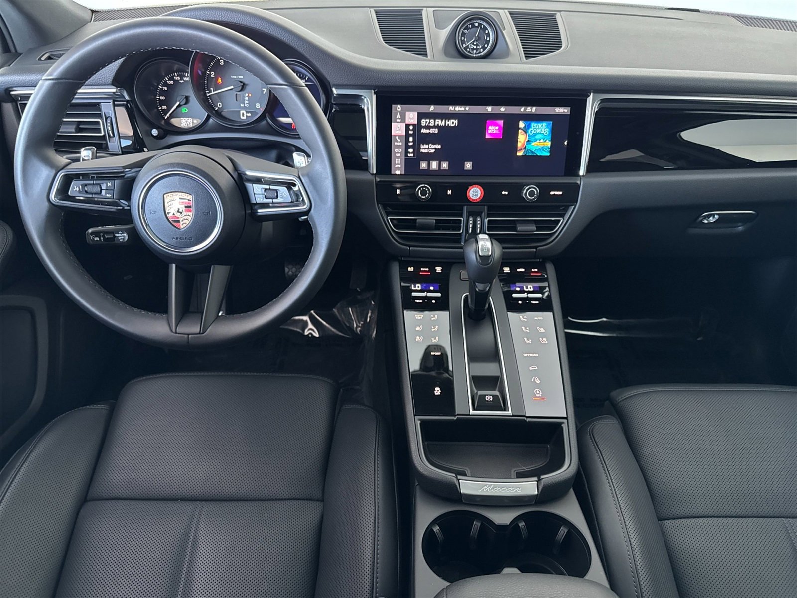 Used 2025 Porsche Macan image 6