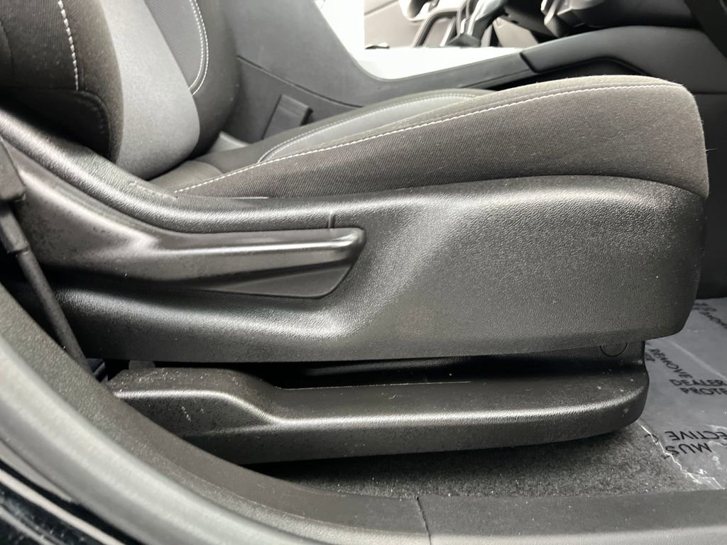 Used 2025 Chevrolet Blazer LT image 23