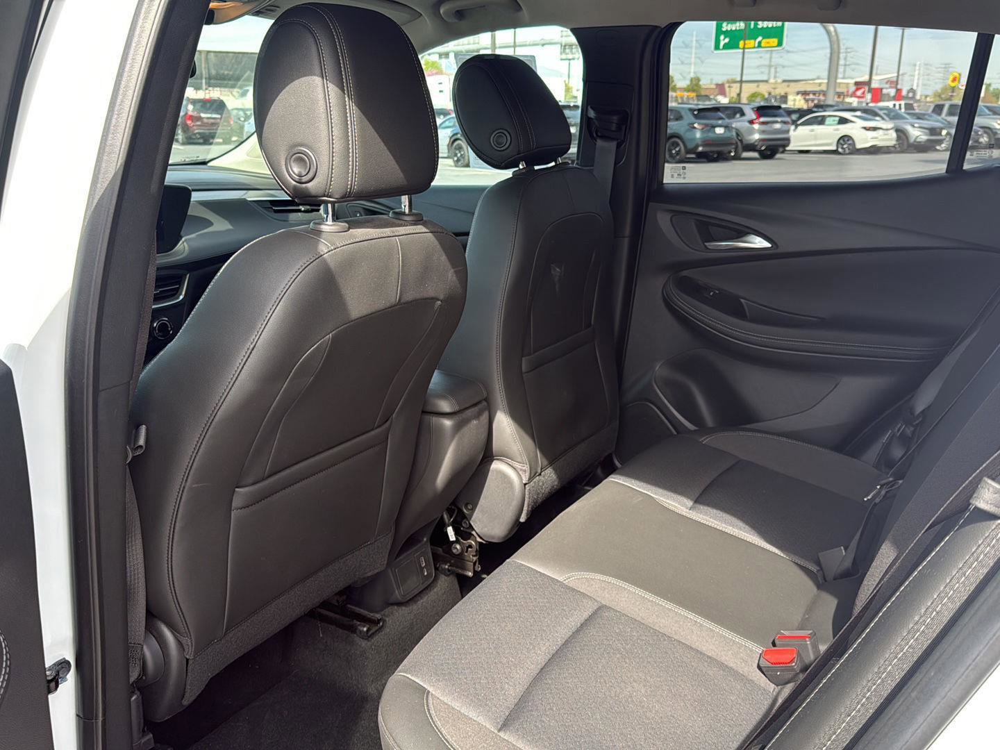 Used 2024 Buick Encore GX Preferred image 19