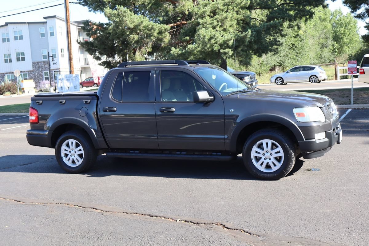Used 2007 Ford Explorer Sport Trac XLT AWD/4WD image 2
