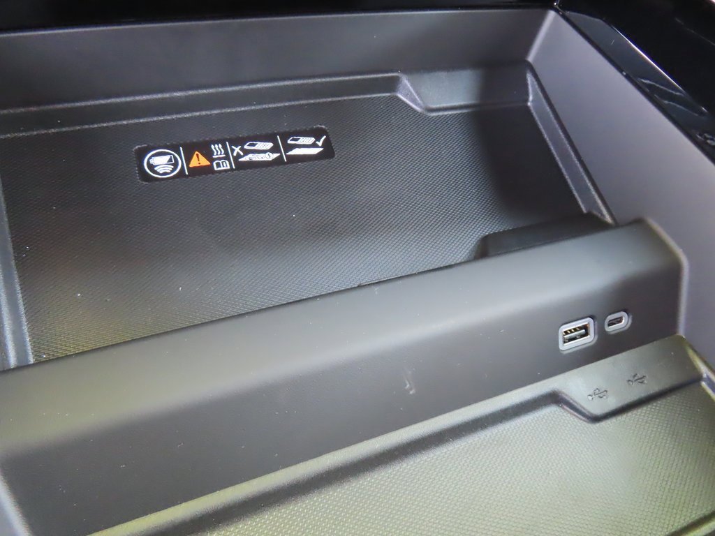 New 2026 Chevrolet Suburban High Country image 12