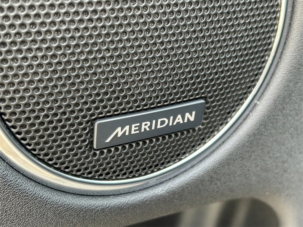 Used 2024 Land Rover Discovery Sport S image 32