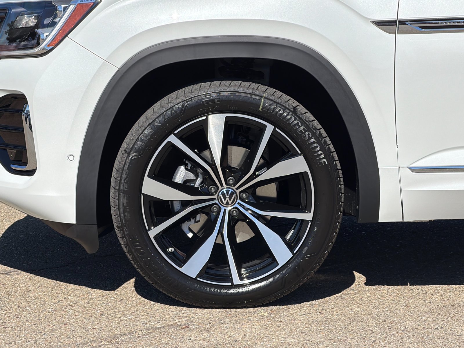 New 2026 Volkswagen Atlas Cross Sport SEL Premium R-Line AWD/4WD image 26