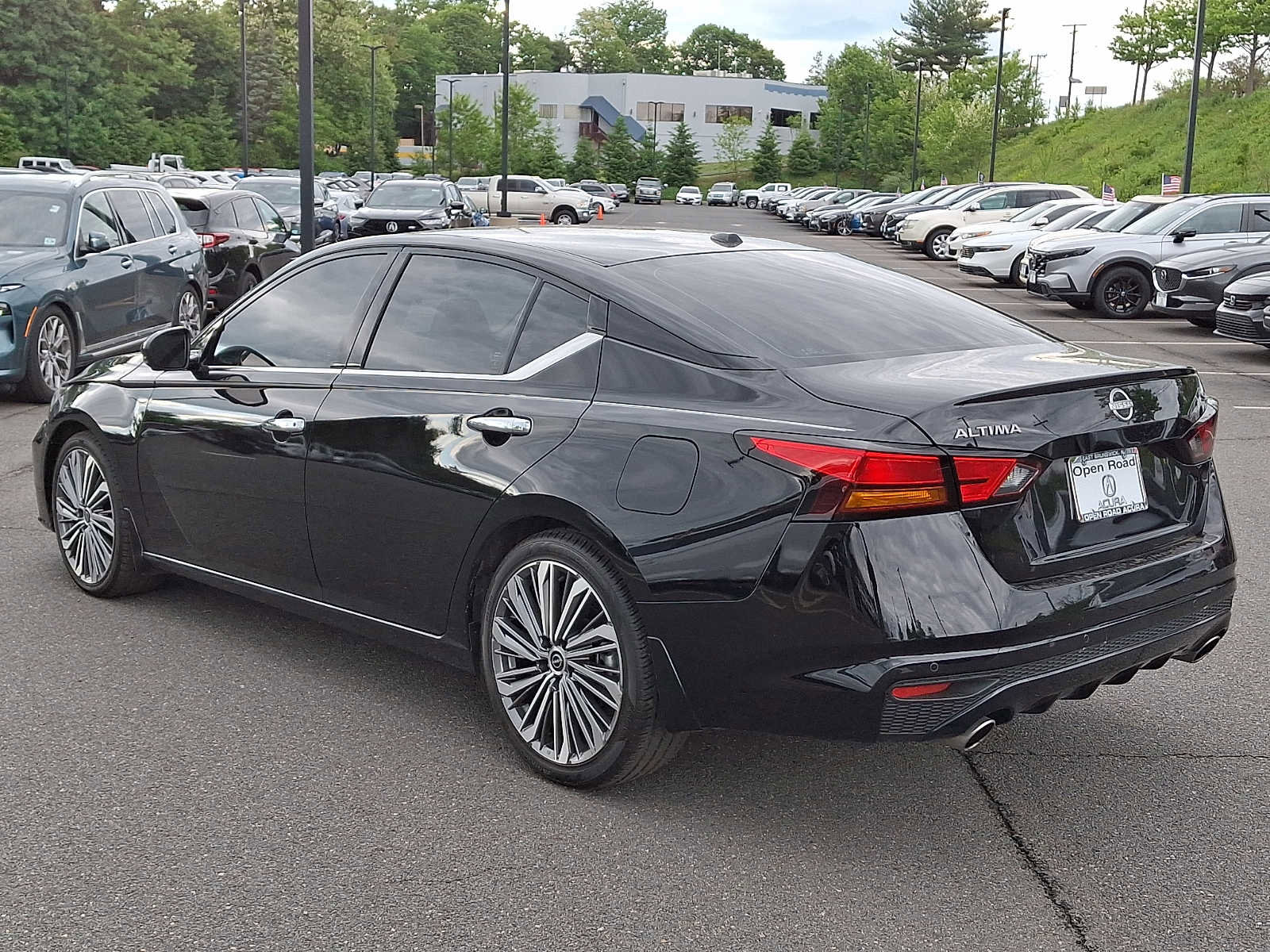Used 2024 Nissan Altima 2.5 SL FWD image 4