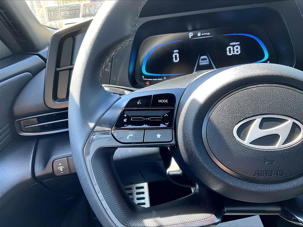 Used 2025 Hyundai Elantra Sport FWD image 19