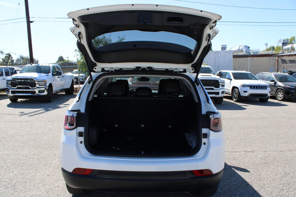 Used 2022 Jeep Compass Latitude image 10