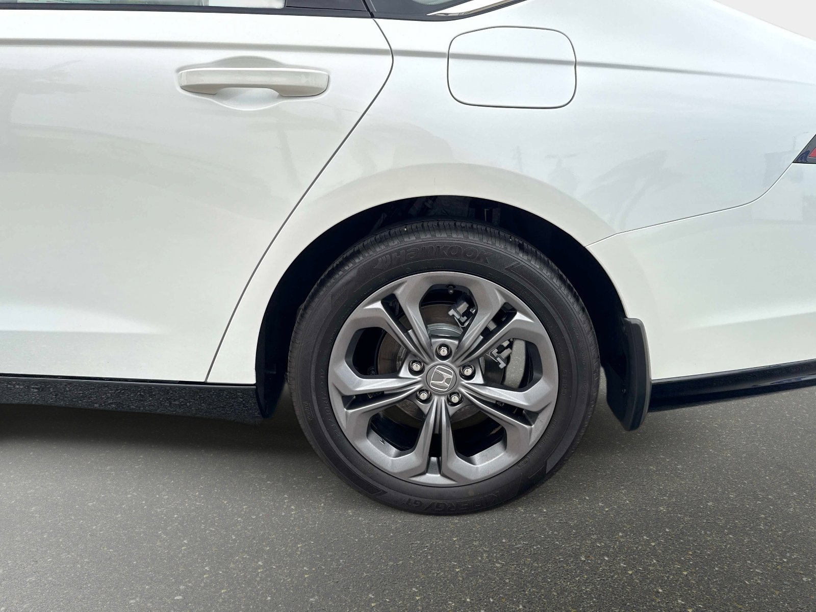 Used 2025 Honda Accord EX-L image 10