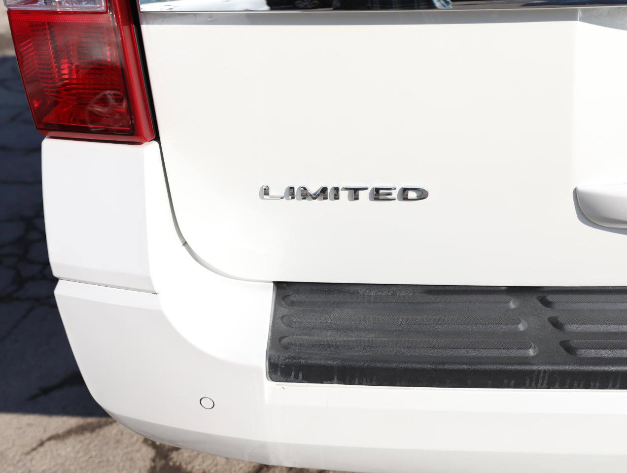 Used 2016 Ford Expedition Limited image 8