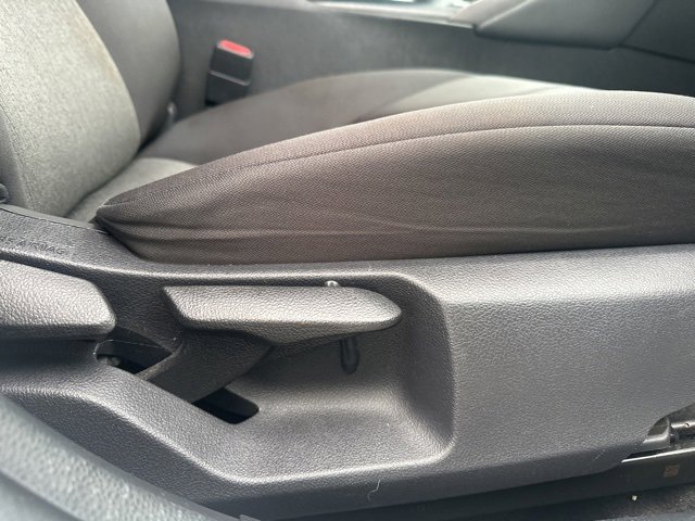 Used 2019 Toyota Camry L image 13