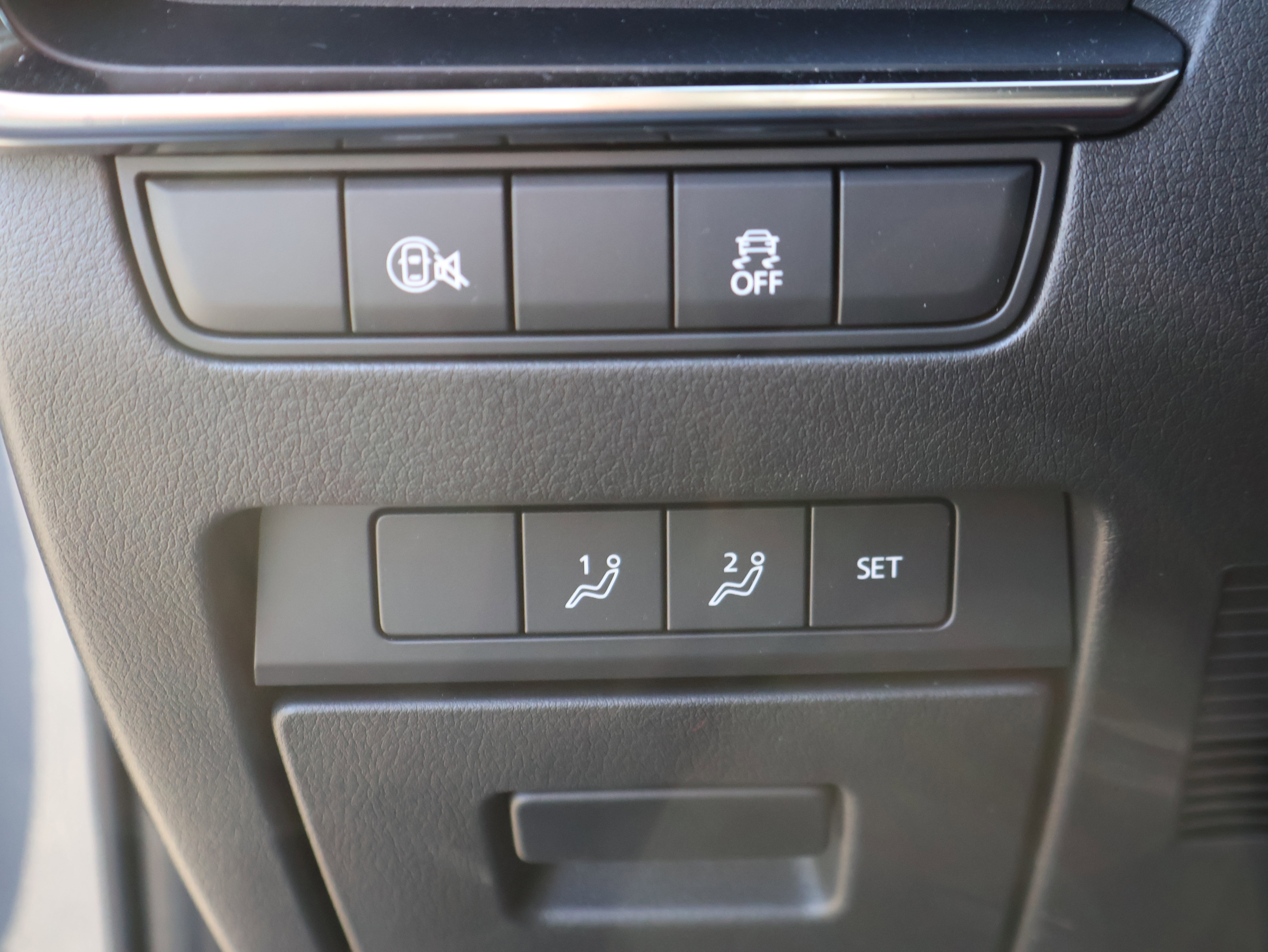 Certified 2025 MAZDA MAZDA3 Carbon image 38