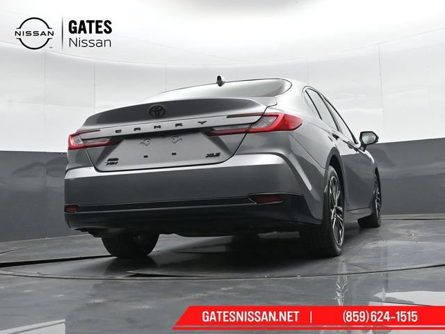 Used 2025 Toyota Camry XLE AWD/4WD image 38