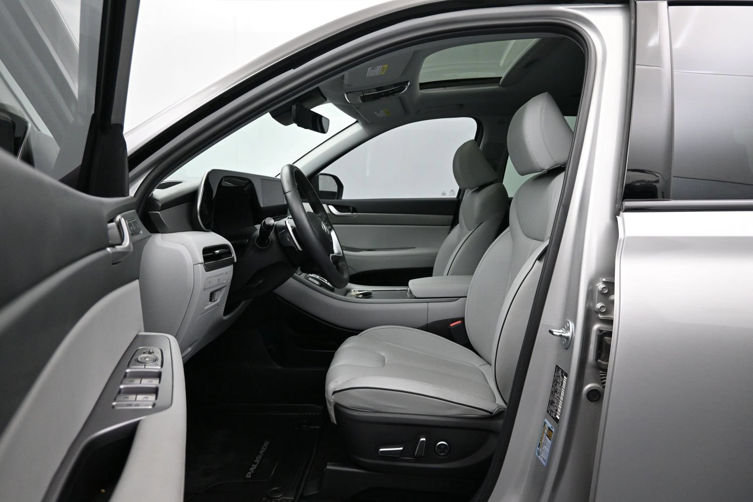 Used 2024 Hyundai Palisade SEL w/ Premium Package FWD image 9