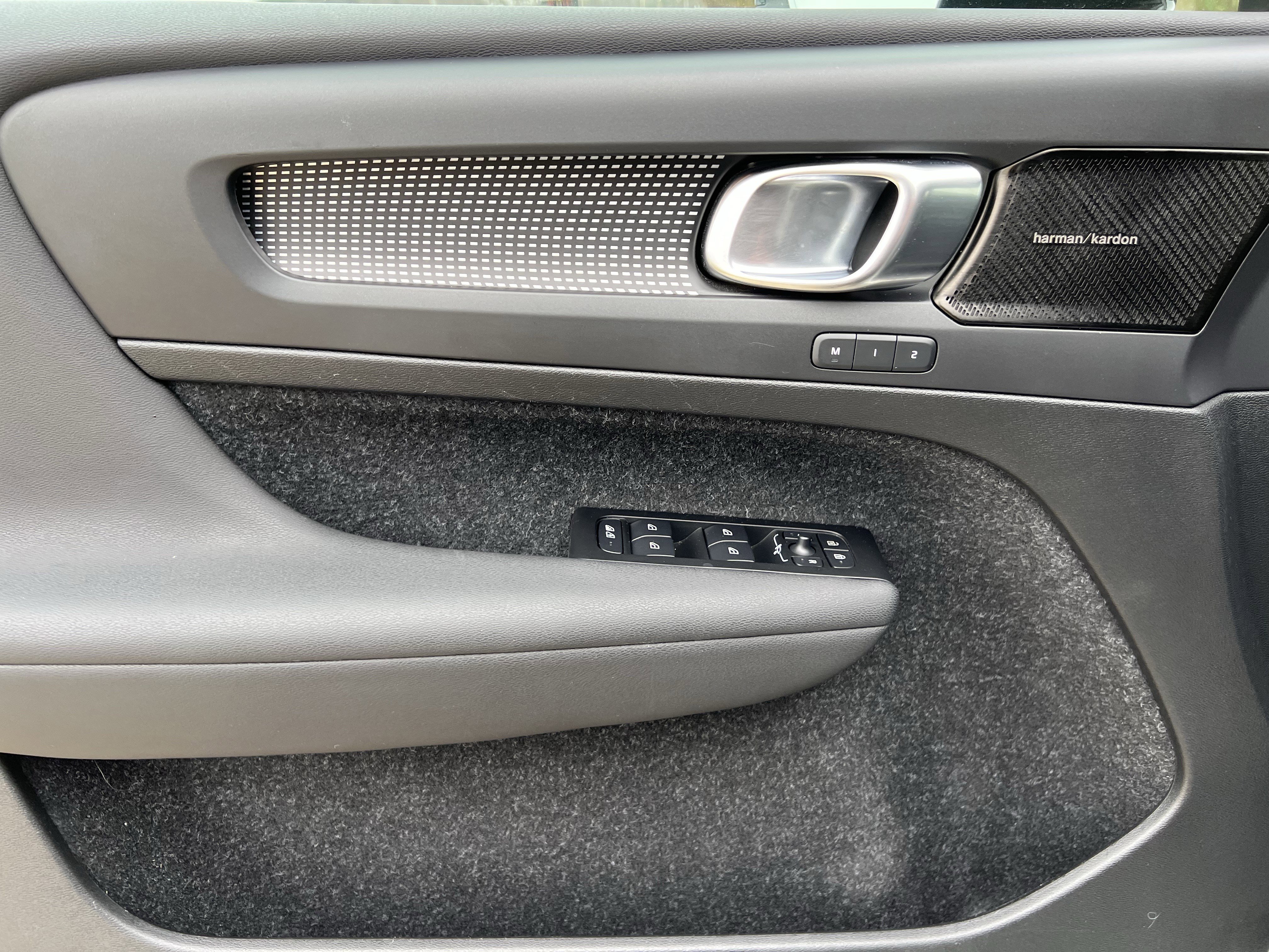 Used 2021 Volvo XC40 T5 R-Design w/ Advanced Package image 14