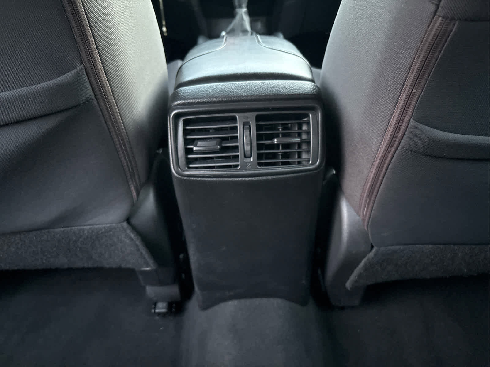 Used 2018 Nissan Rogue S image 11