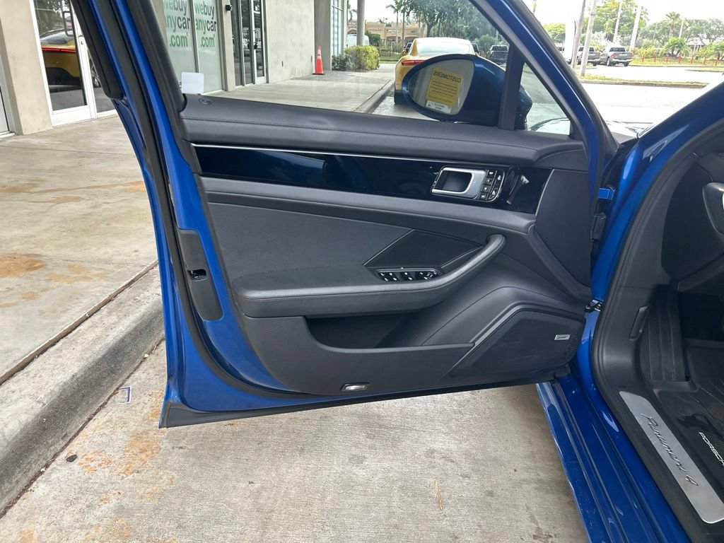 Used 2019 Porsche Panamera 4 AWD/4WD image 36