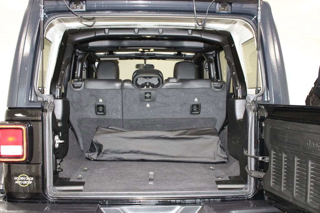 Used 2021 Jeep Wrangler Unlimited Rubicon w/ Cold Weather Group image 14