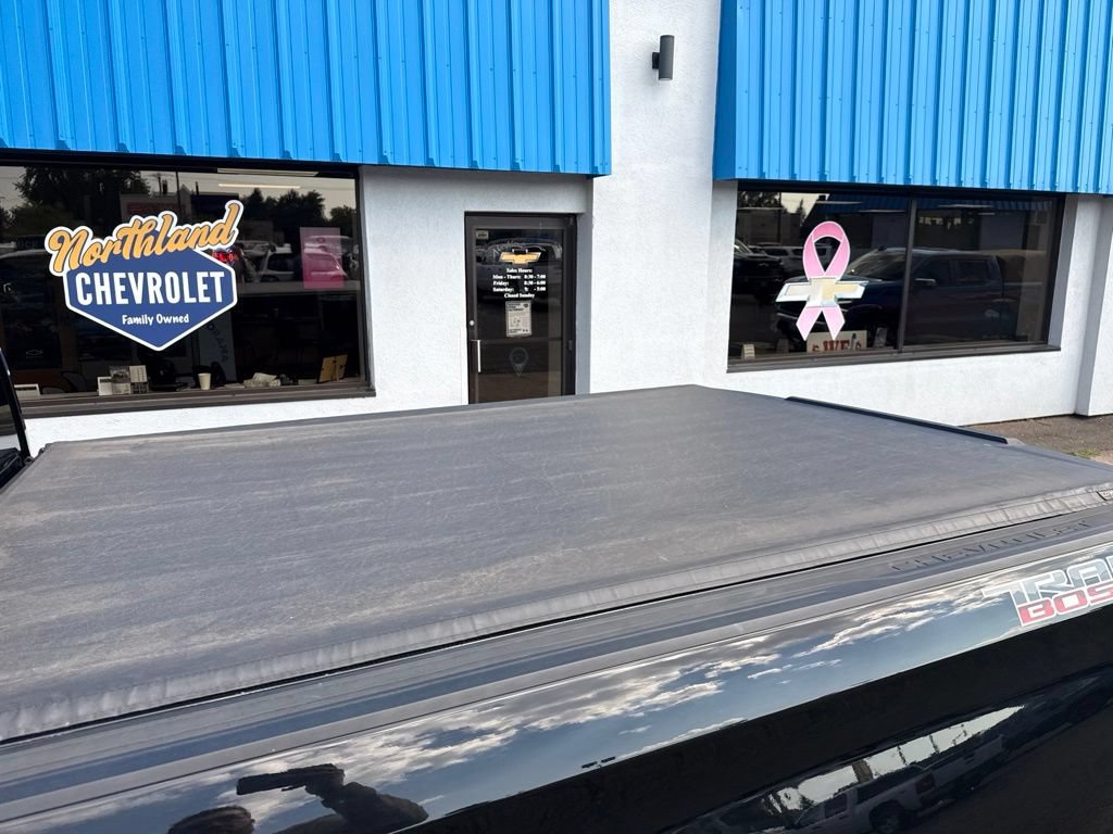 Used 2022 Chevrolet Silverado 1500 Custom Trail Boss w/ LPO, Dark Essentials Package AWD/4WD image 17