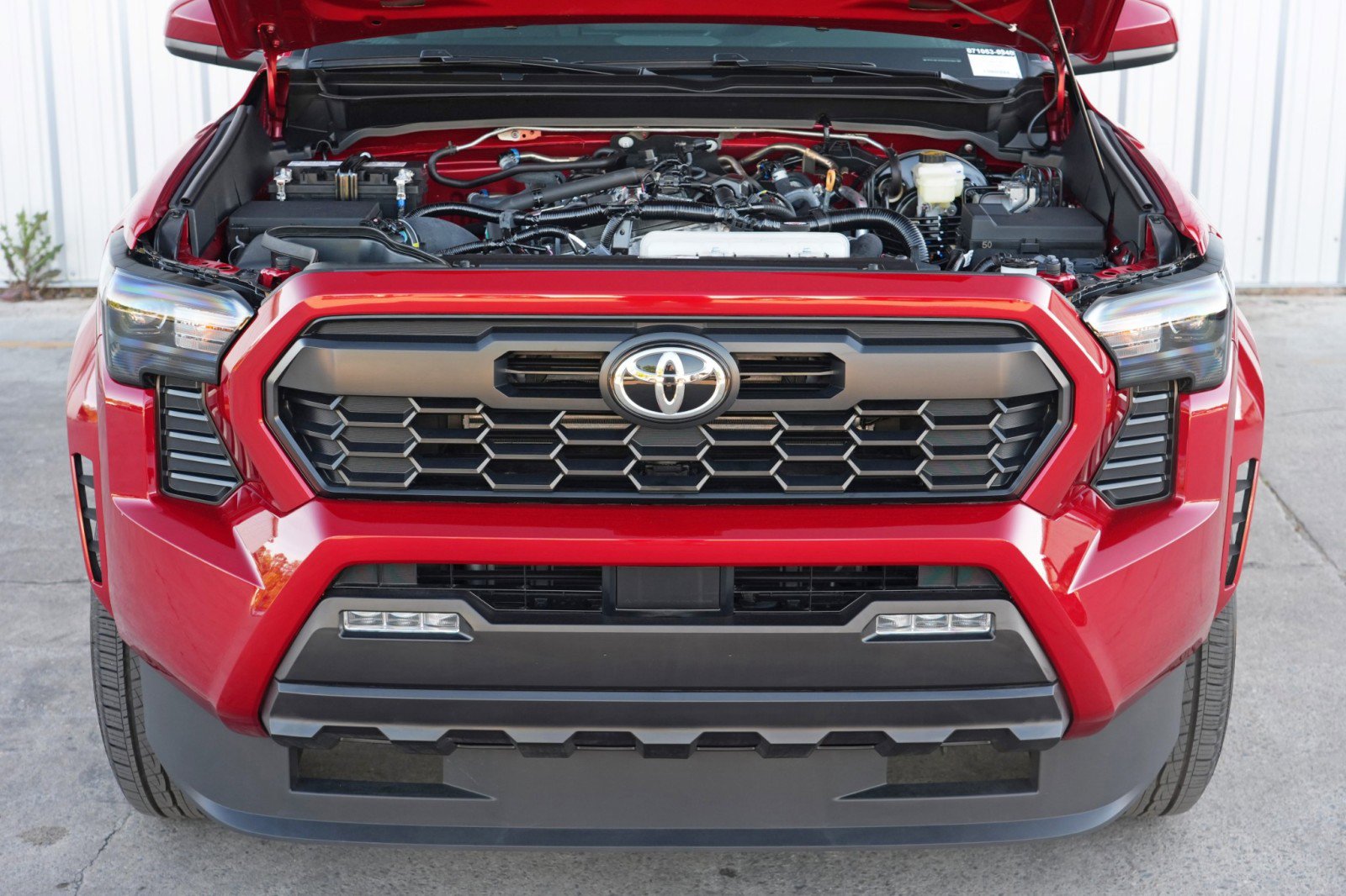 Used 2025 Toyota Tacoma TRD Sport AWD/4WD image 8
