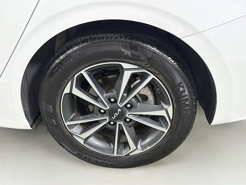 Used 2024 Kia Forte LXS FWD image 29