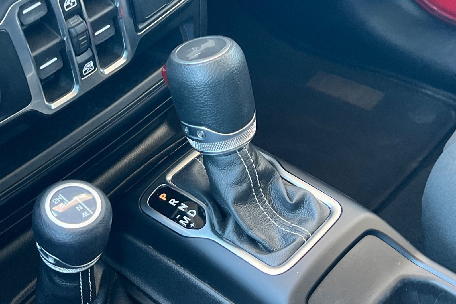 Used 2023 Jeep Wrangler Unlimited Sahara AWD/4WD image 23