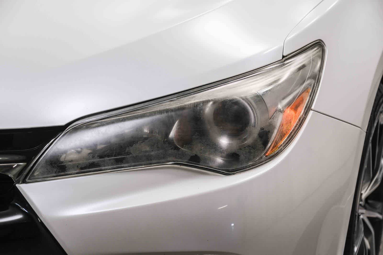 Used 2017 Toyota Camry XSE w/ Moonroof Package FWD image 12