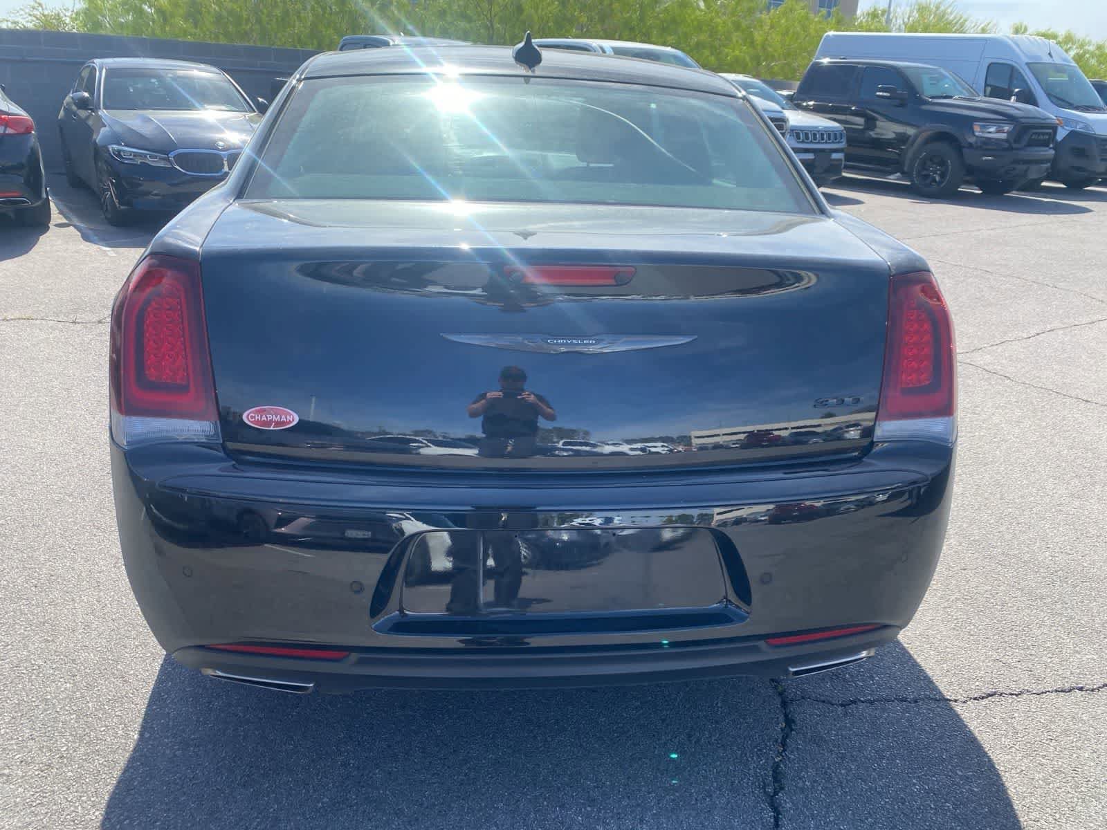 Used 2022 Chrysler 300 Touring L w/ Popular Equipment Group RWD image 8