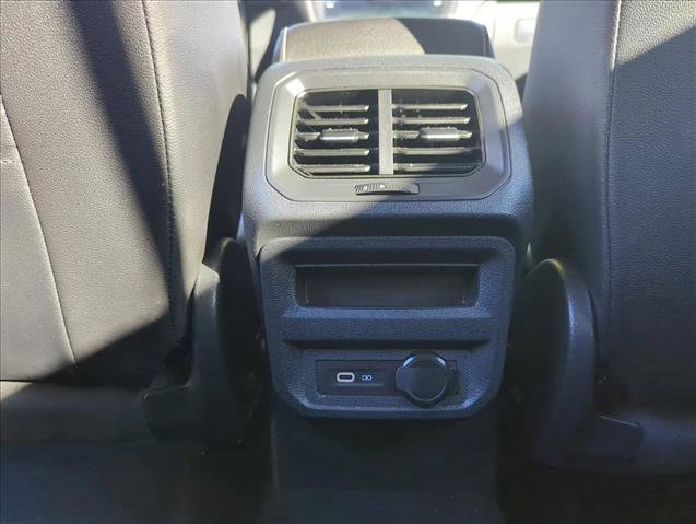 Used 2022 Volkswagen Tiguan SE image 18