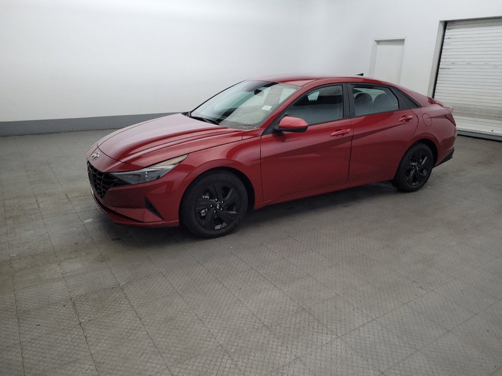 Used 2023 Hyundai Elantra SEL w/ Preferred Accessory Package FWD image 2