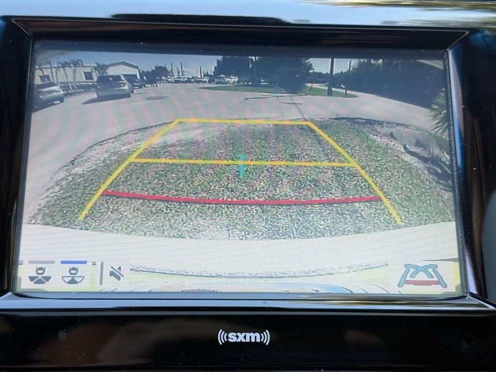 Used 2020 Toyota Camry SE w/ Convenience Package image 14