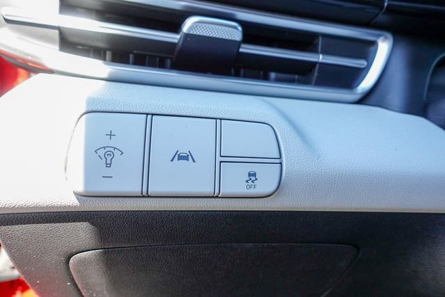 Used 2021 Hyundai Elantra Limited image 16