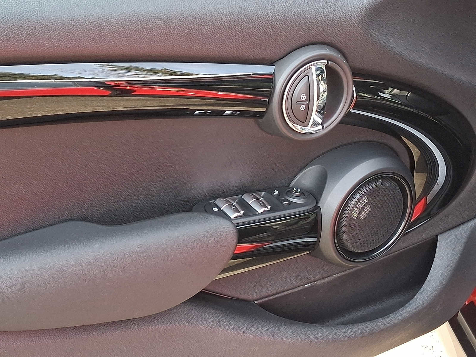 Used 2020 MINI Cooper S image 9