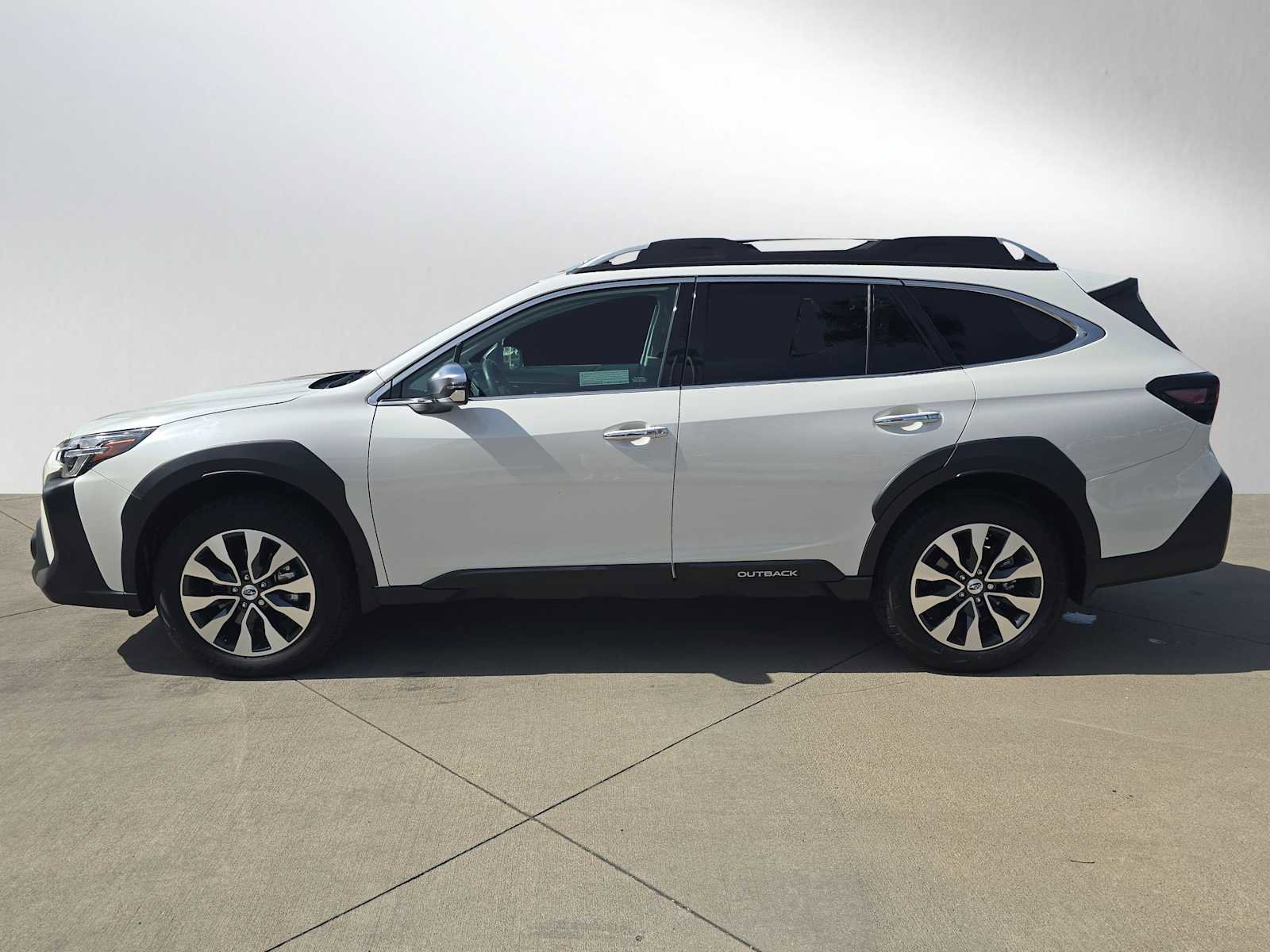 Used 2025 Subaru Outback Touring XT AWD/4WD image 6