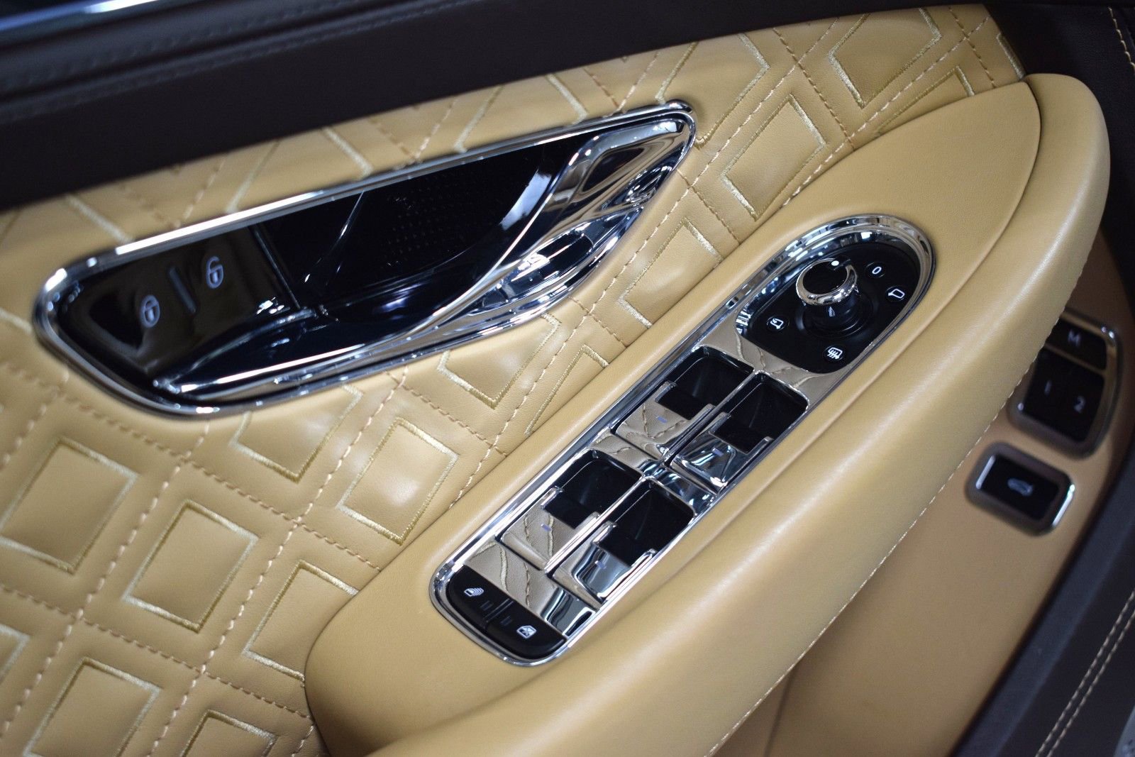 Used 2020 Bentley Continental GT image 36