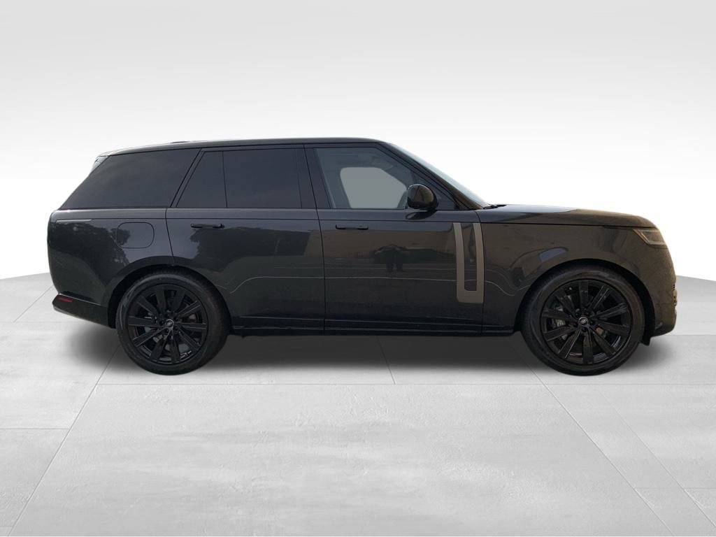 New 2025 Land Rover Range Rover SE image 5