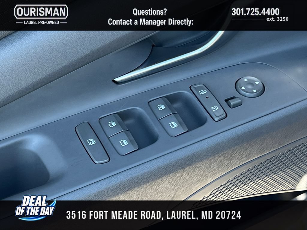 Used 2024 Hyundai Elantra SEL FWD image 9