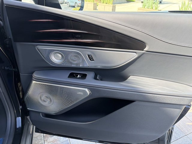 New 2026 Lincoln Nautilus Reserve AWD/4WD image 17