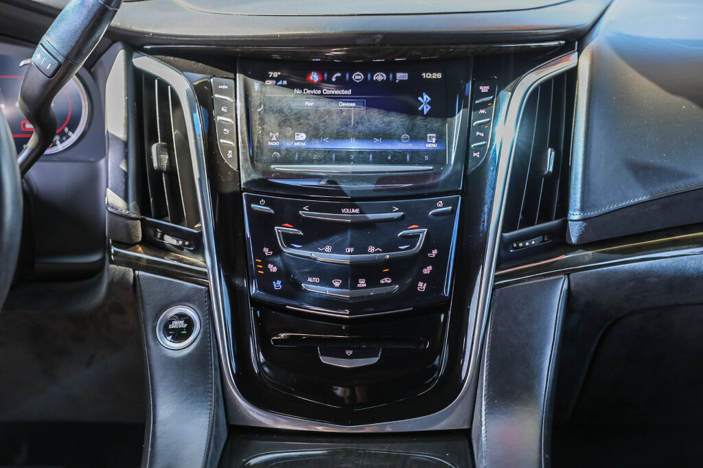 Used 2017 Cadillac Escalade ESV Platinum RWD image 3