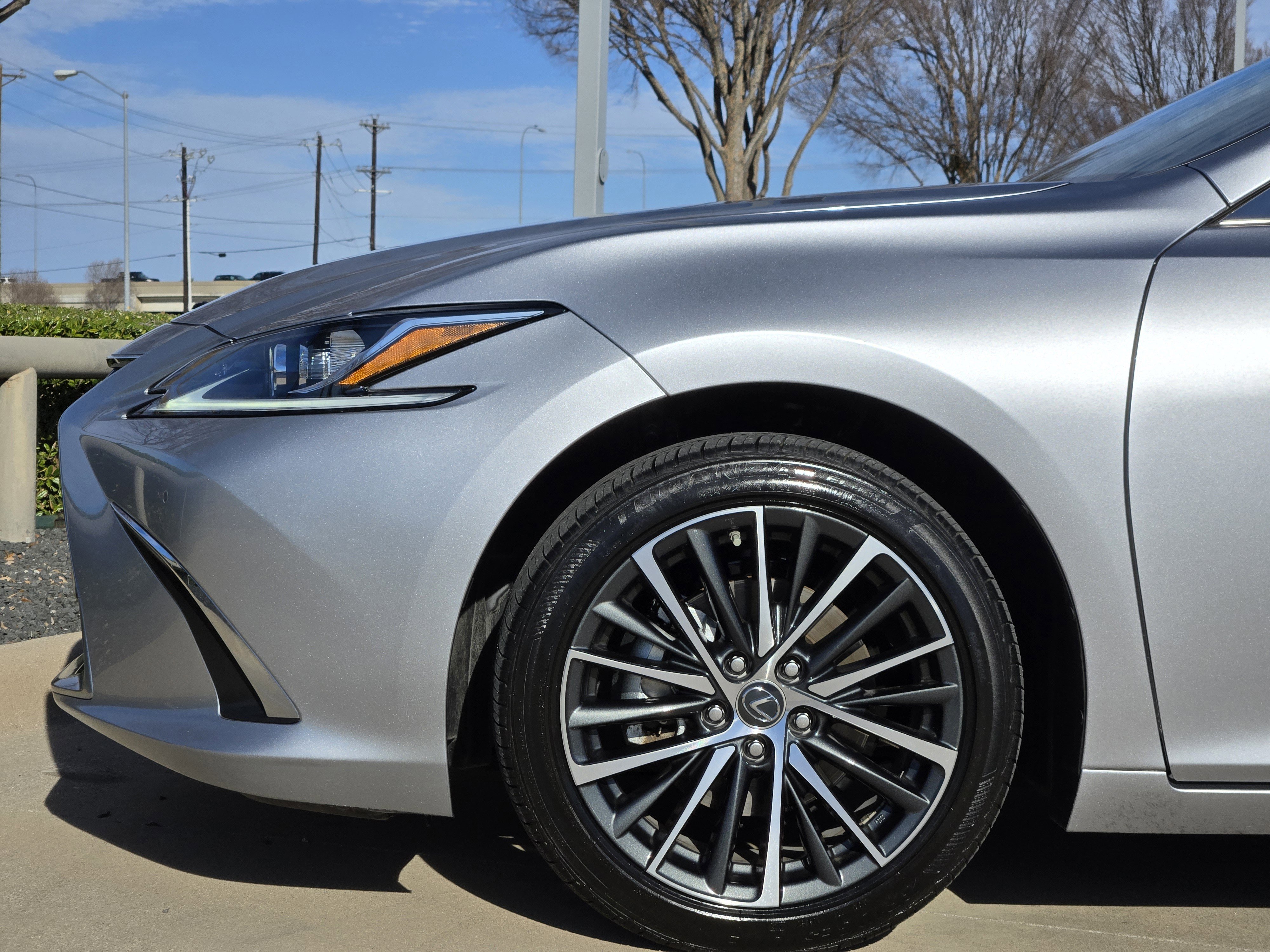 Used 2025 Lexus ES 300h w/ Premium Package image 14