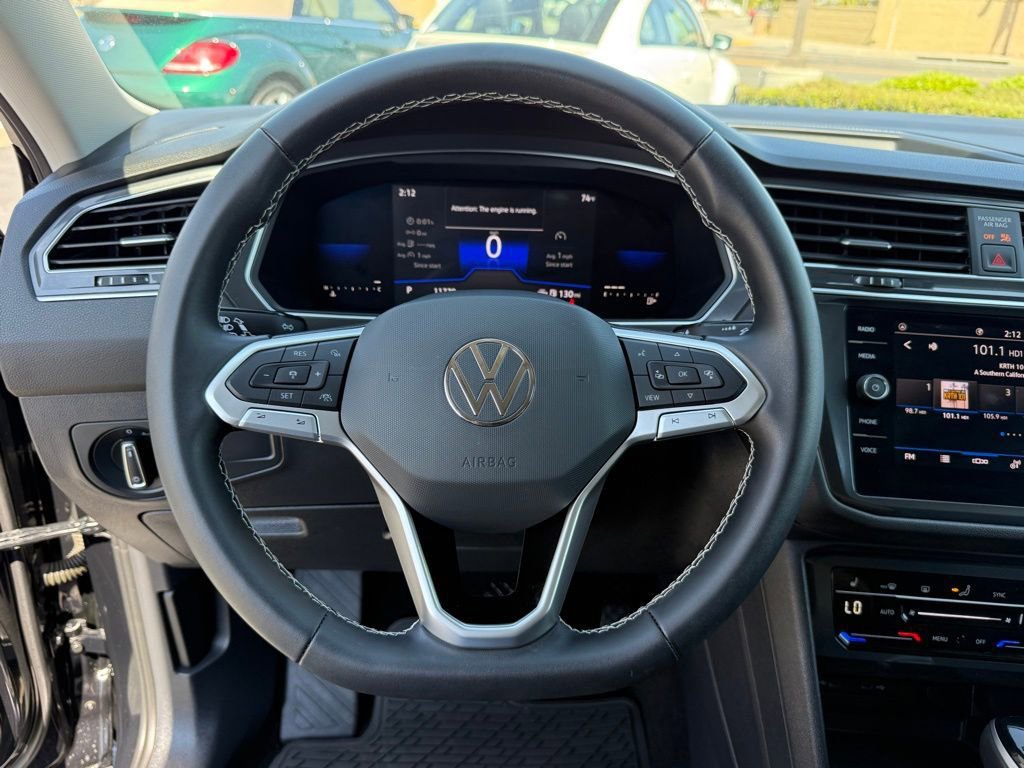 Used 2023 Volkswagen Tiguan SE image 18