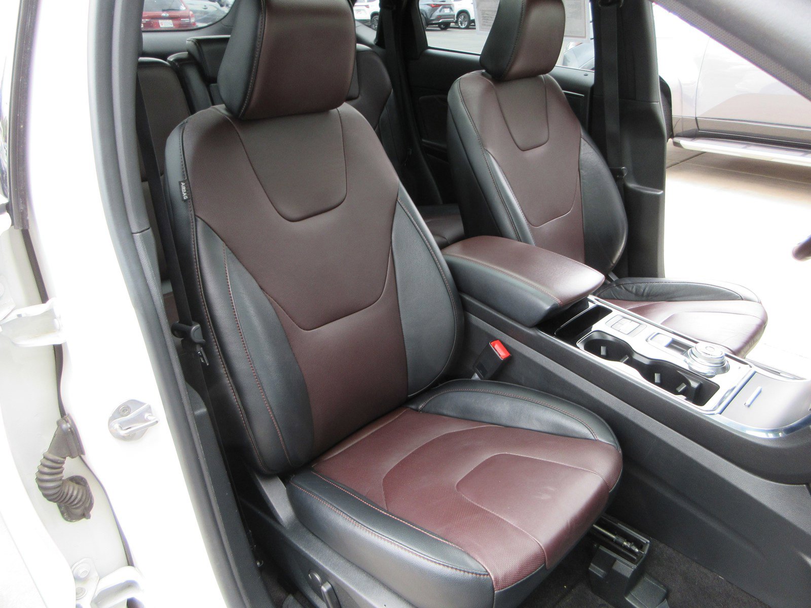 Used 2020 Ford Edge Titanium w/ Equipment Group 301A AWD/4WD image 24