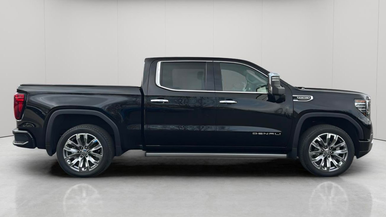 Used 2024 GMC Sierra 1500 Denali w/ Denali Reserve Package image 4