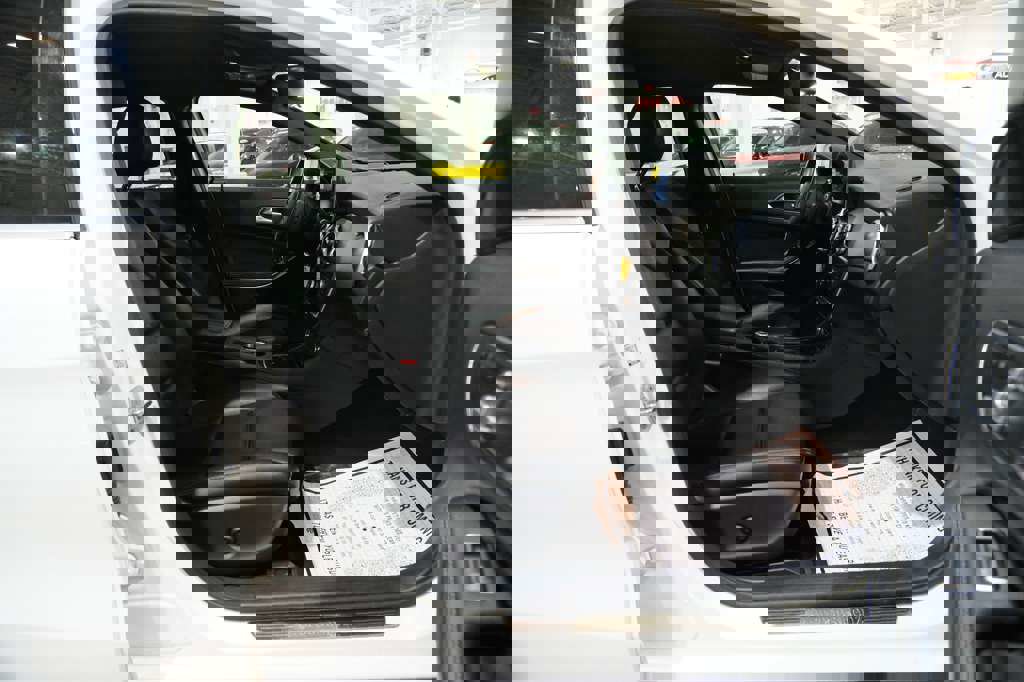 Used 2020 Mercedes-Benz GLA 250 4MATIC image 32