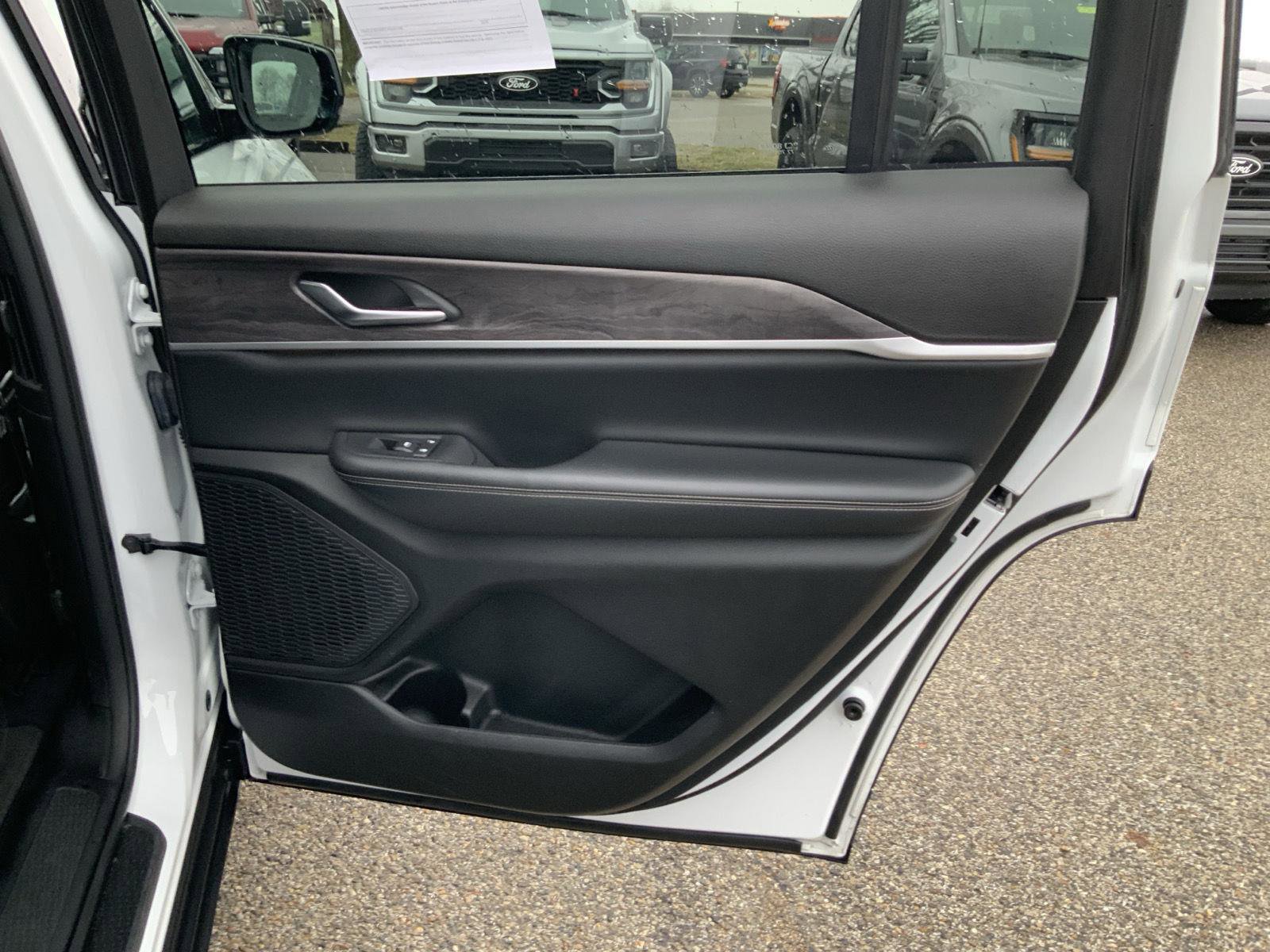 Used 2023 Jeep Grand Cherokee L Limited image 59