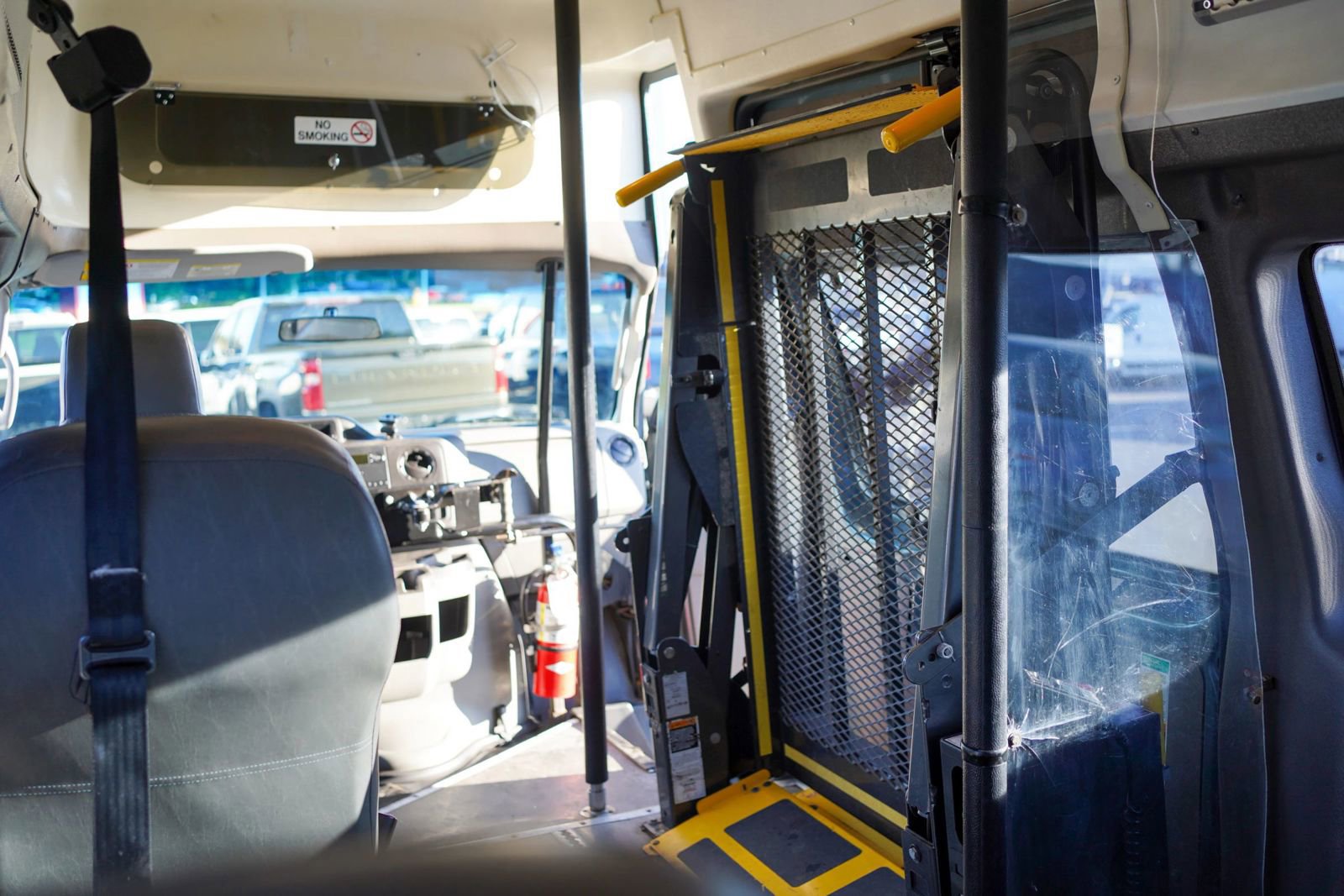 Used 2014 Ford E-350 and Econoline 350 Extended Super Duty w/ Power Group RWD image 24