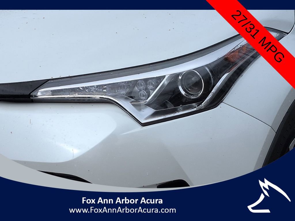 Used 2019 Toyota C-HR XLE image 9